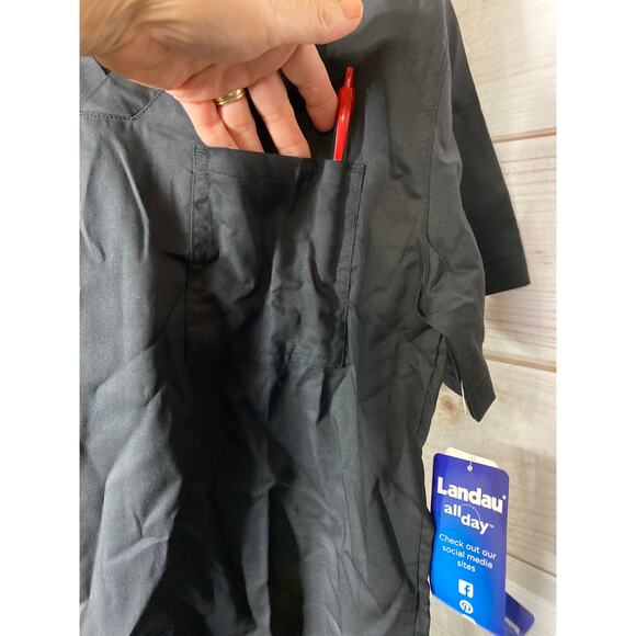 Brand New Landau Women's Size SML Unisex Black Short Sleeve Scrub Top - Picture 2 of 5